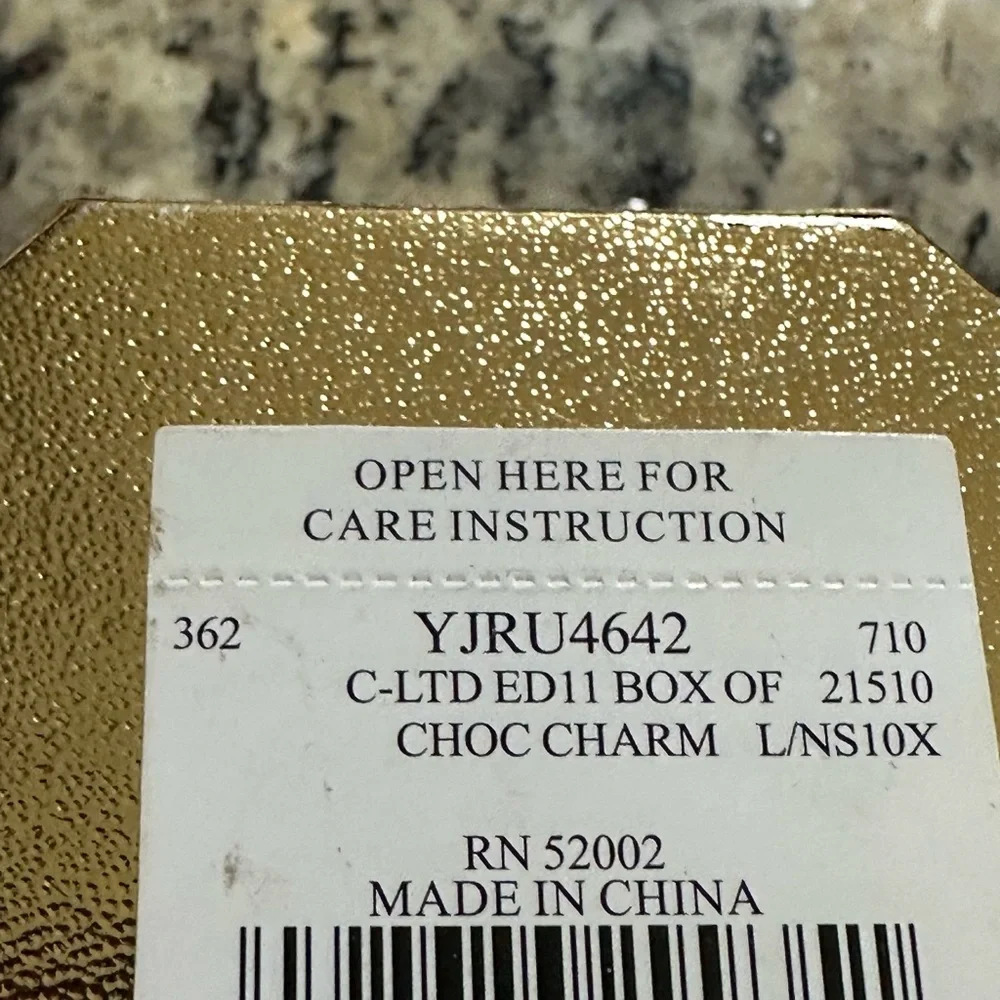 Juicy Couture 2009 Limited Edition Valentine Box of Chocolates Charm YJRU2672 - Picture 15 of 15